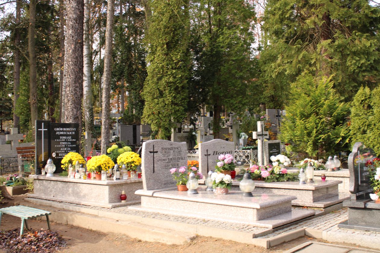 Jelenia Góra: O czym mówią cmentarze