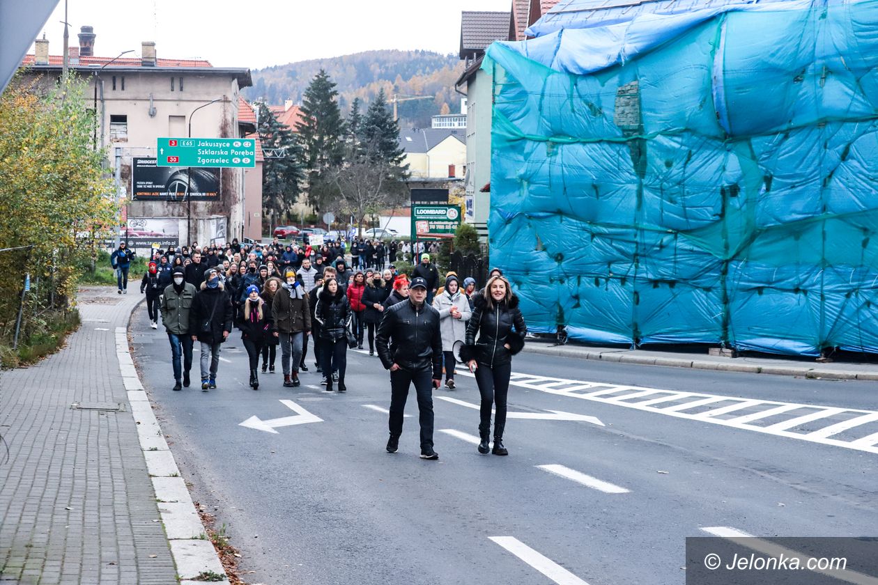 Jelenia Góra: Przeszli w marszu żałobnym