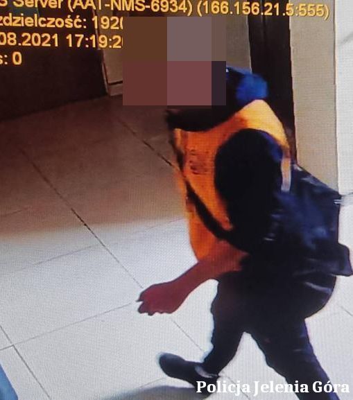 Jelenia Góra: Podejrzany o kradzieże w rękach policjantów