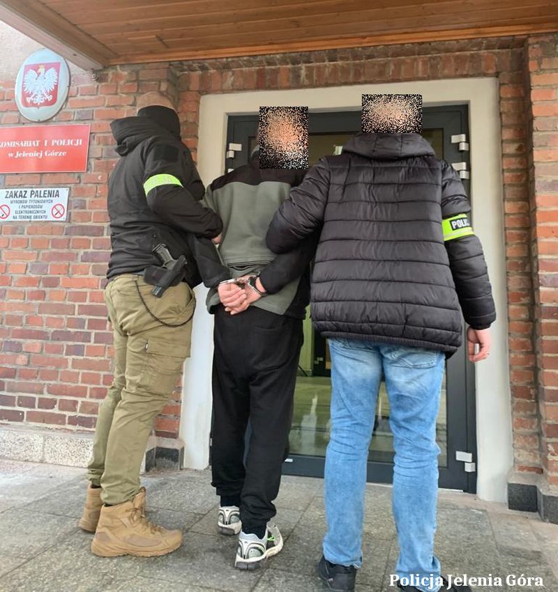 Jelenia Góra: Podejrzany o rozbój został zatrzymany i aresztowany