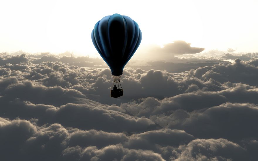 Polska: Lot balonem czy skok ze spadochronem? Jaką podniebną atrakcję wybrać?