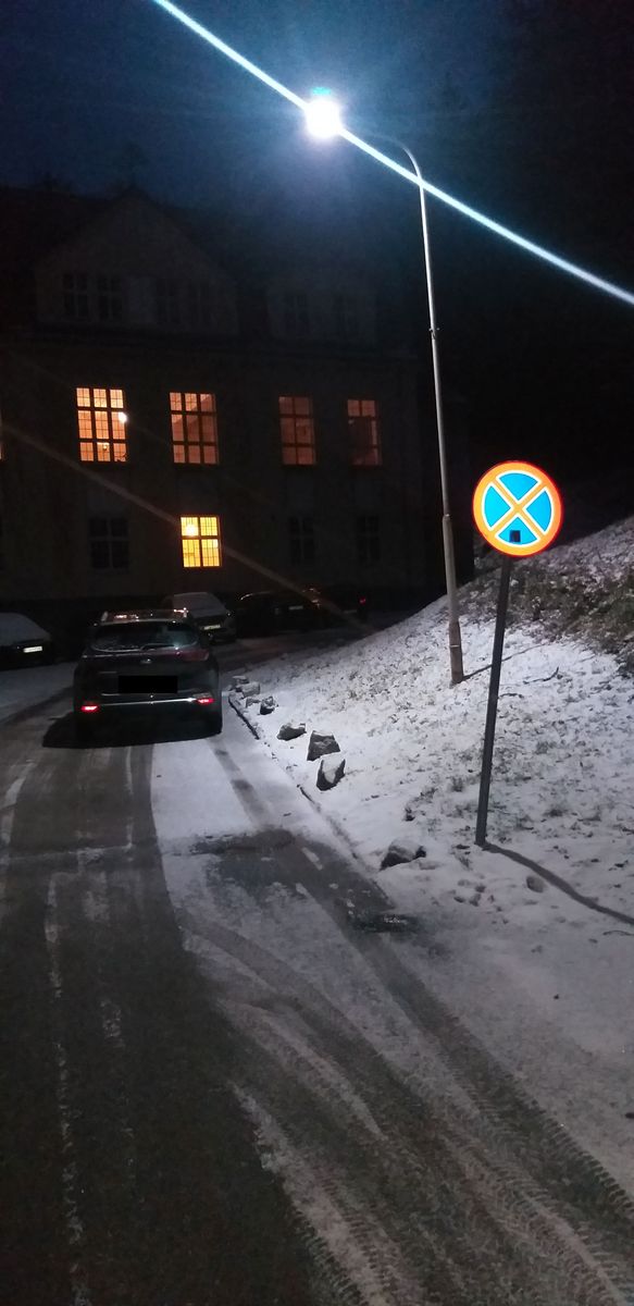 Kowary: Tak parkować nie wolno!