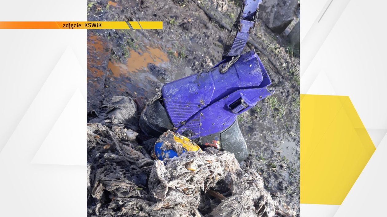 Jelenia Góra: Ktoś wrzucił but narciarski do kanalizacji!