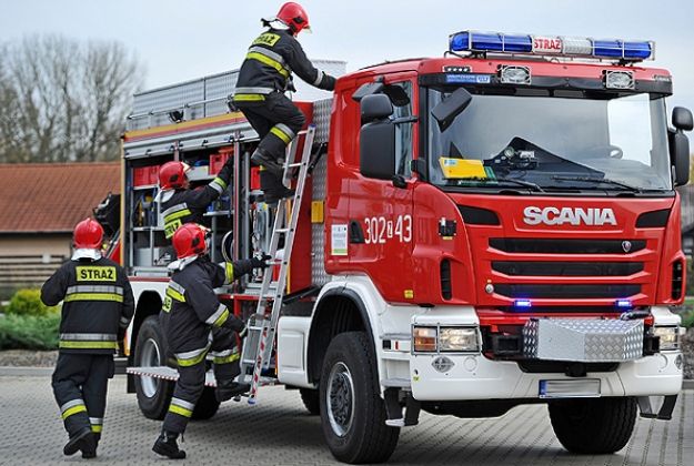 Jelenia Góra: Strażacy pomogli zabezpieczyć dach