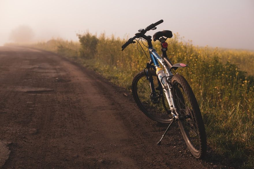 Polska: Rower typu gravel, enduro a może szybki rower szosowy – wybór, na który Cię stać