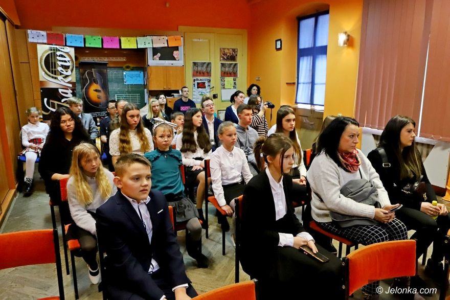 Jelenia Góra: Laureaci konkursu recytatorskiego "Pegazik"