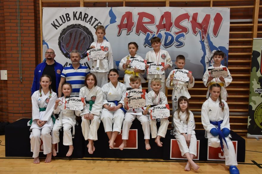 Legnica: Sięgnęli po 10 medali podczas turnieju karate WKF