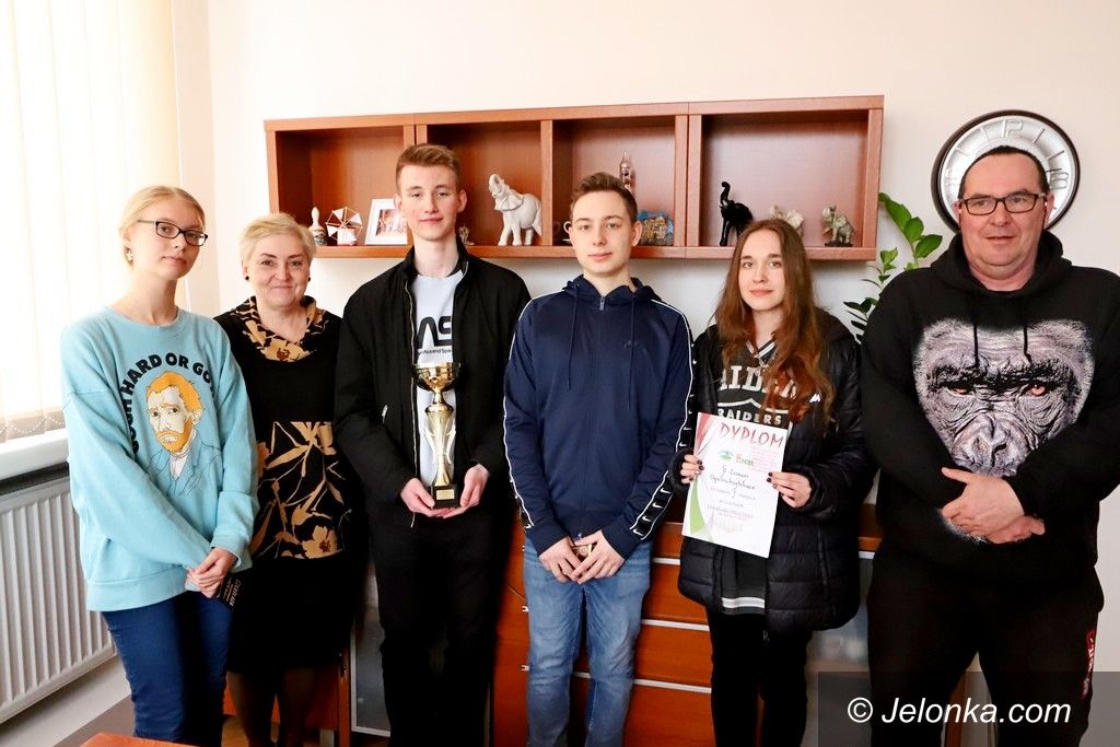 Jelenia Góra: Norwid dumny z szachistów