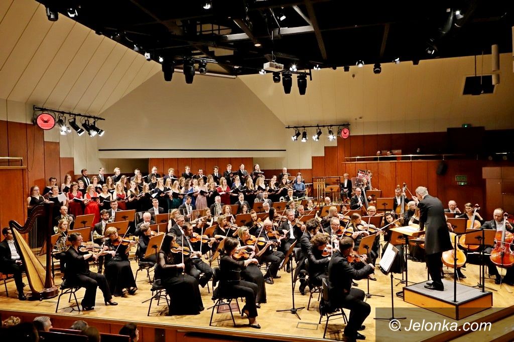 Jelenia Góra: Chóry operowe w filharmonii