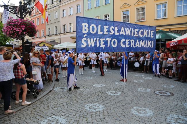 Bolesławiec: Parada z konkursem
