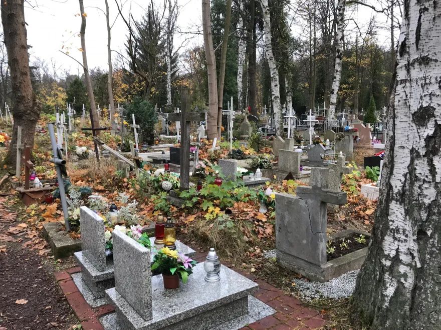 Jelenia Góra: Cmentarze przed Wszystkimi Świętymi