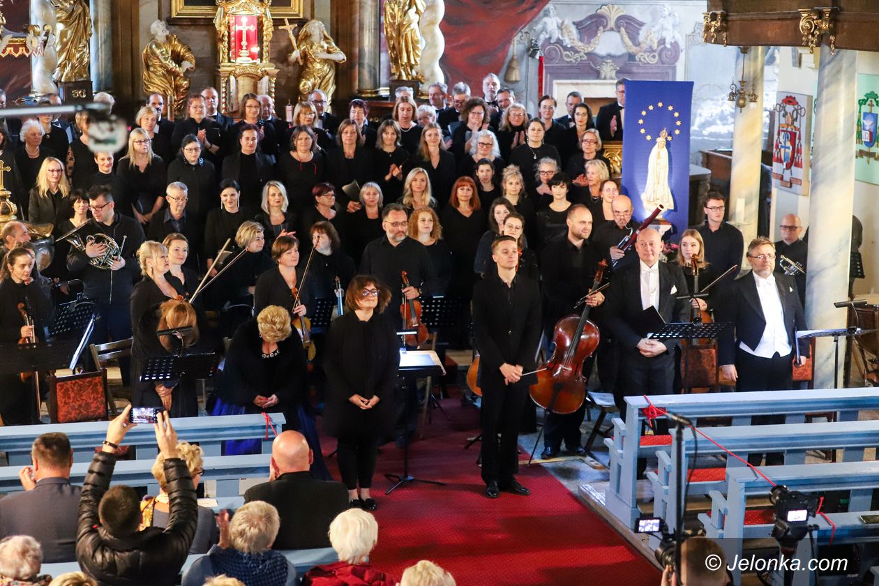 Jelenia Góra: Koncert papieski w "garnizonie"
