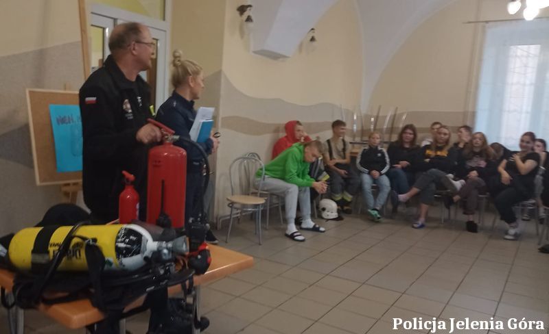 Jelenia Góra: Przygotowania do konkursu wiedzy o Policji