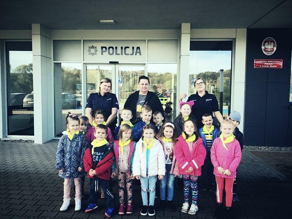 Lwówek Śląski: Dzieci u policjantów