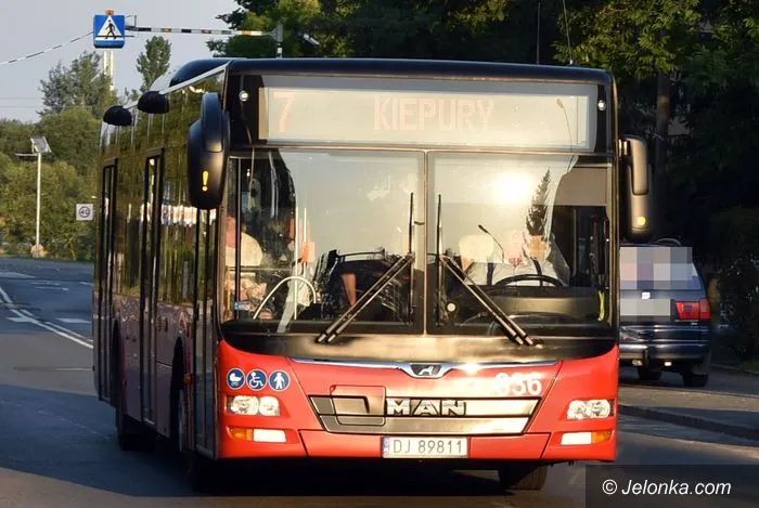 Jelenia Góra: Szanujmy starszych w autobusach
