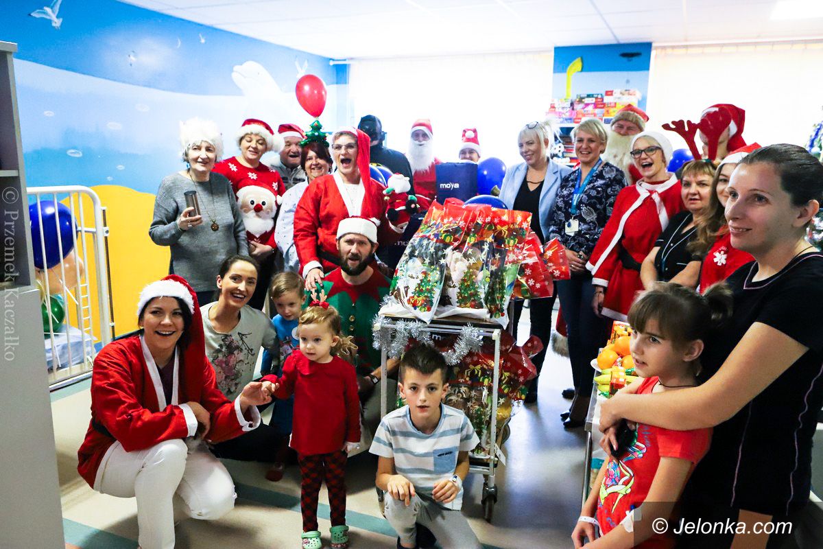 Jelenia Góra: Mikołaj odwiedził małych pacjentów