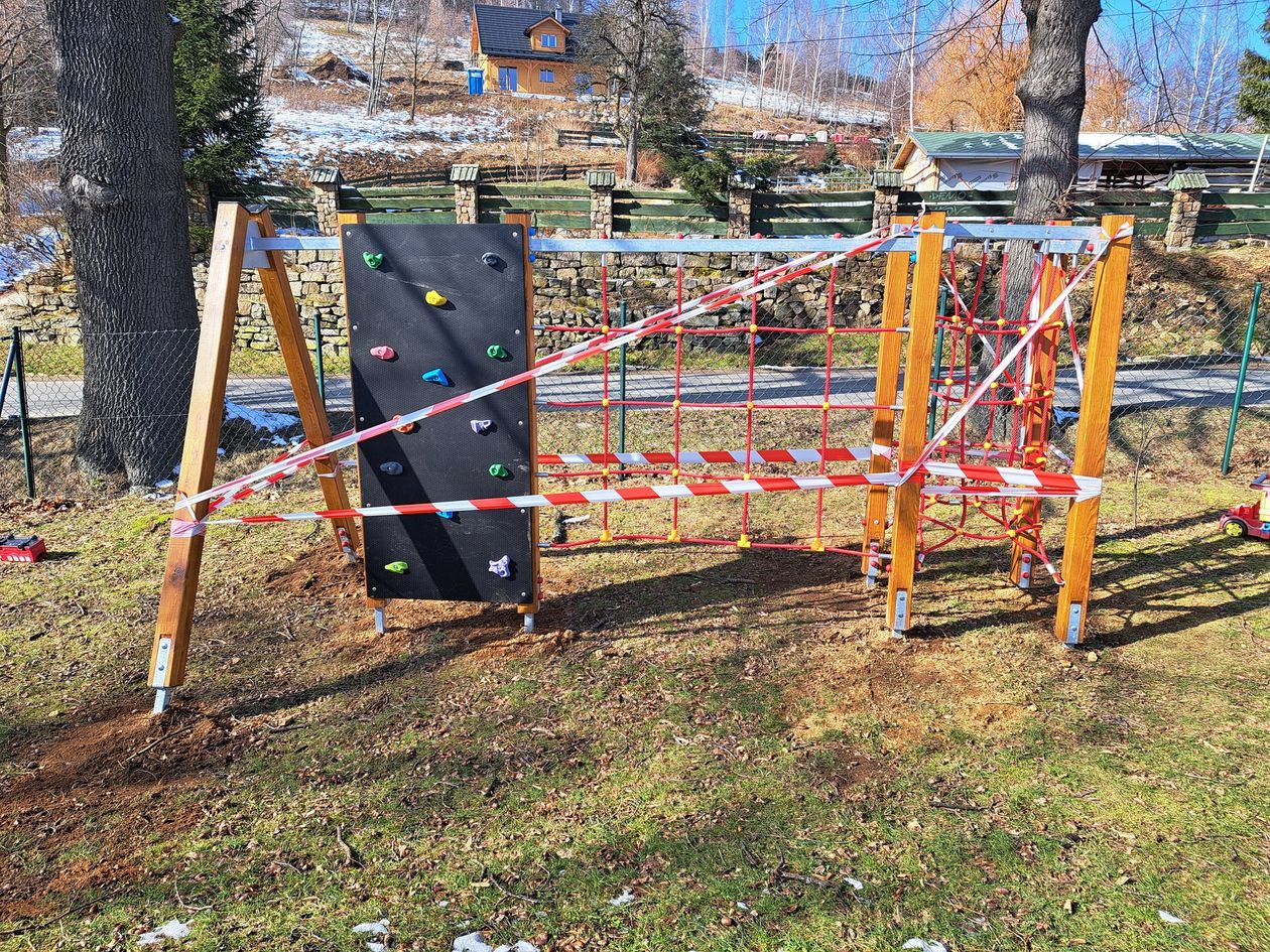 Powiat: Plac zabaw z funduszu sołeckiego