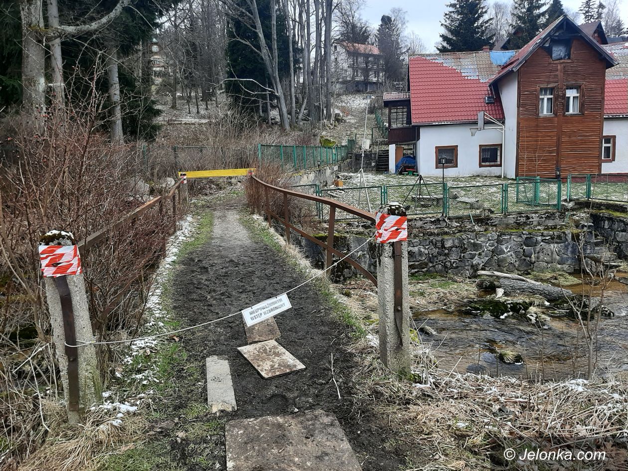Szklarska Poręba: Zamknięty most nad Kamieńczykiem