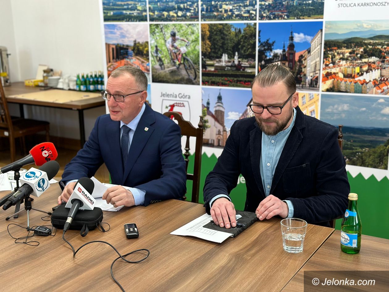 Jelenia Góra: Konferencja prasowa w sprawie faktur za energię elektryczną