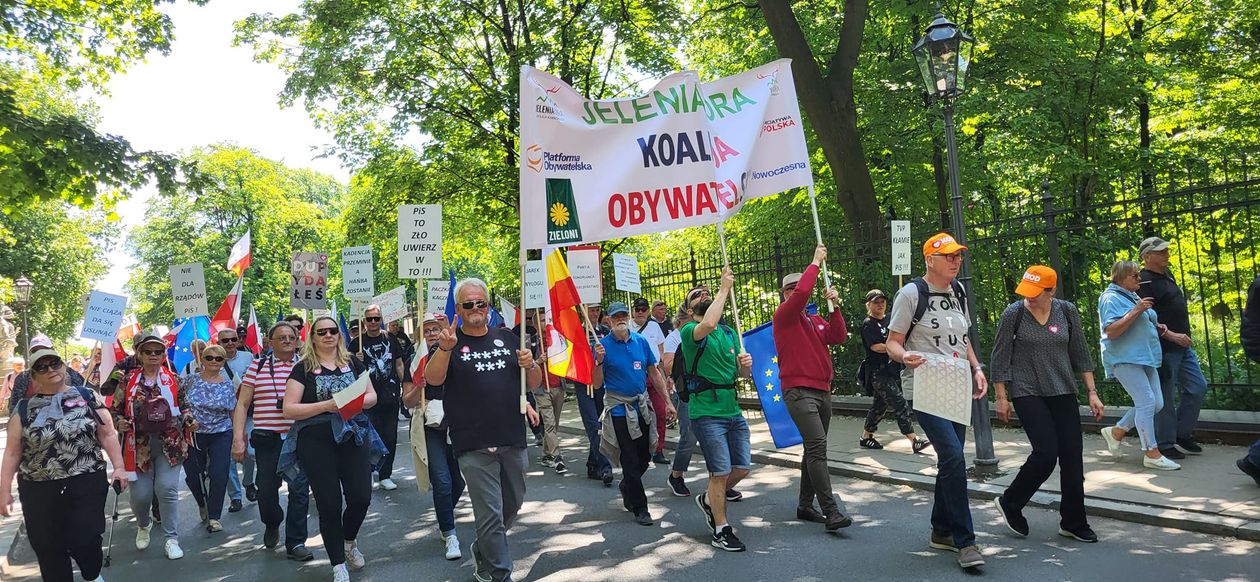 Jelenia Góra/Warszawa: Jeleniogórzanie na manifestacji w Warszawie