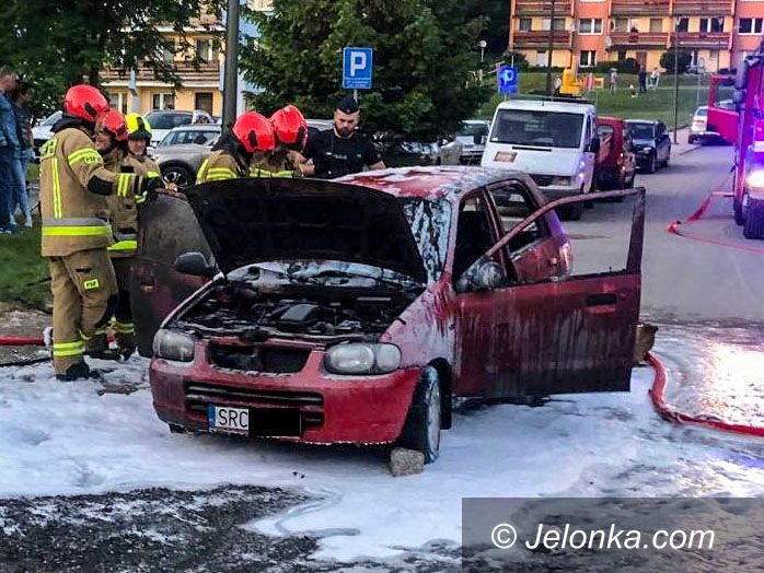 Szklarska Poręba: Samochód się spalił, a kierujący zbiegł