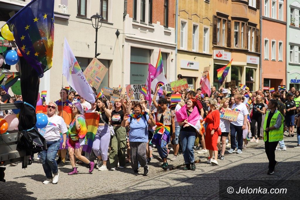 Jelenia Góra: Kolorowy i radosny Marsz Równości