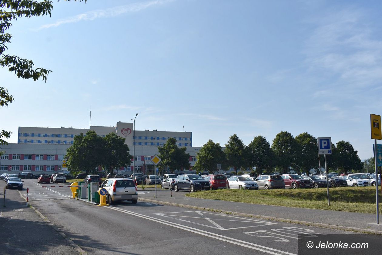Jelenia Góra: Wróci ulga w opłatach na szpitalnym parkingu?