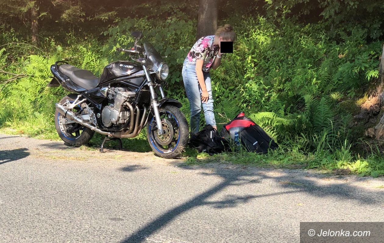 Kowary: Motocyklista wpadł do rowu