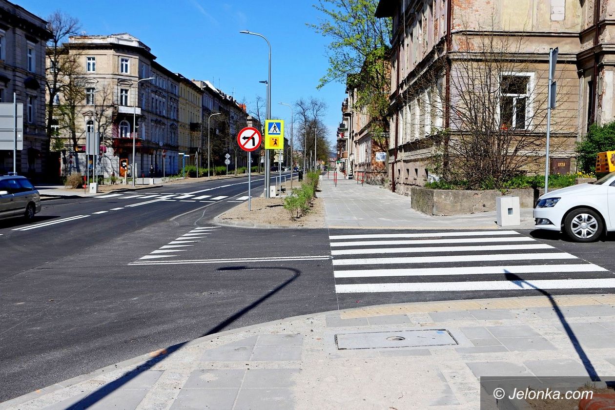 Jelenia Góra: Kto odnowi na ulicach oznakowanie poziomie?