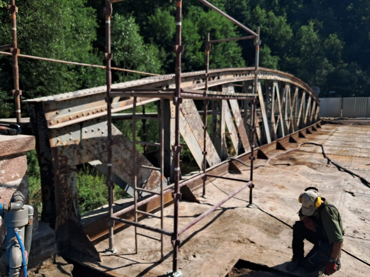 Barcinek: Remont zabytkowego mostu w Barcinku