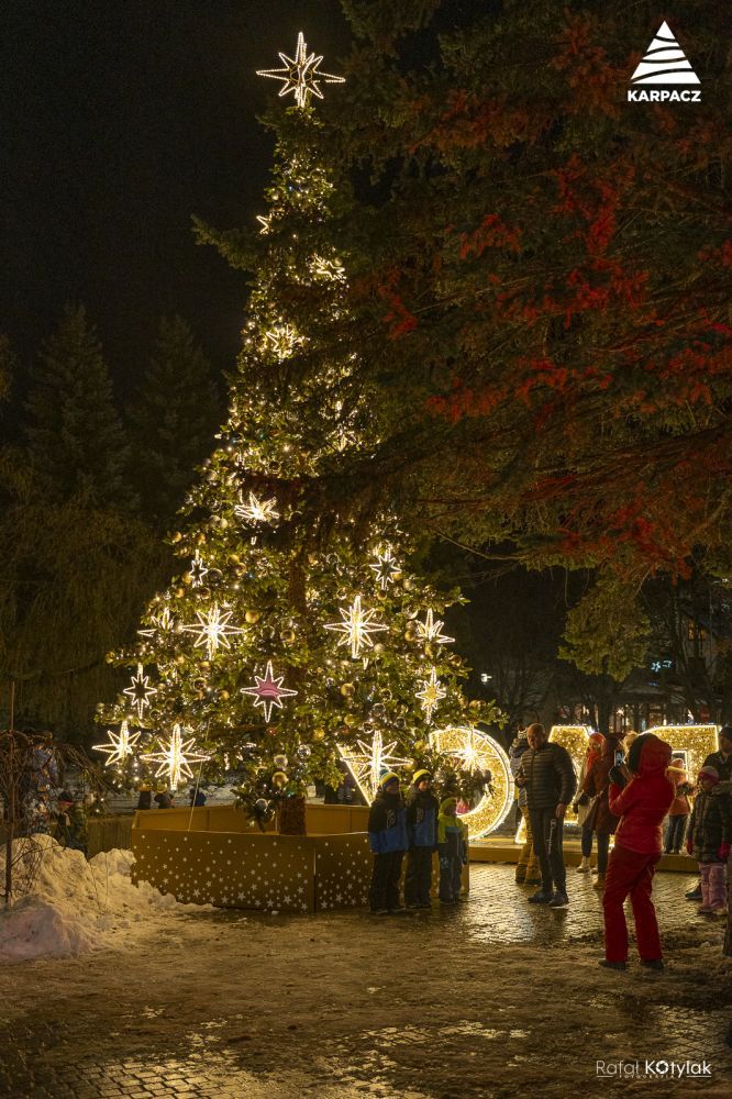 Karpacz: Roświetlenie choinki pod Śnieżką