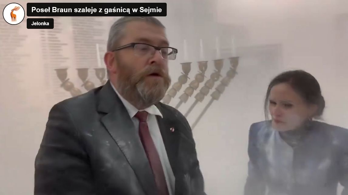 Polska: Dzieje się w Sejmie: z gaśnicą na świecznik