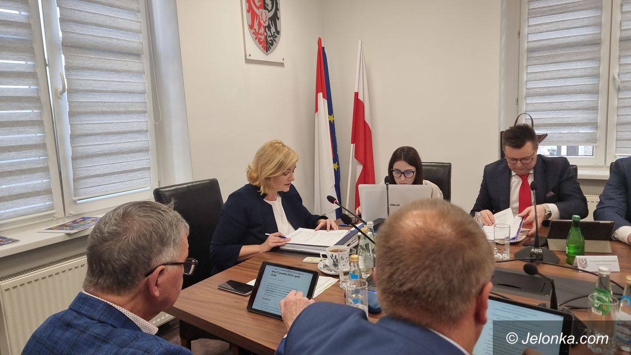 Powiat: Powiat karkonoski: sesja budżetowa