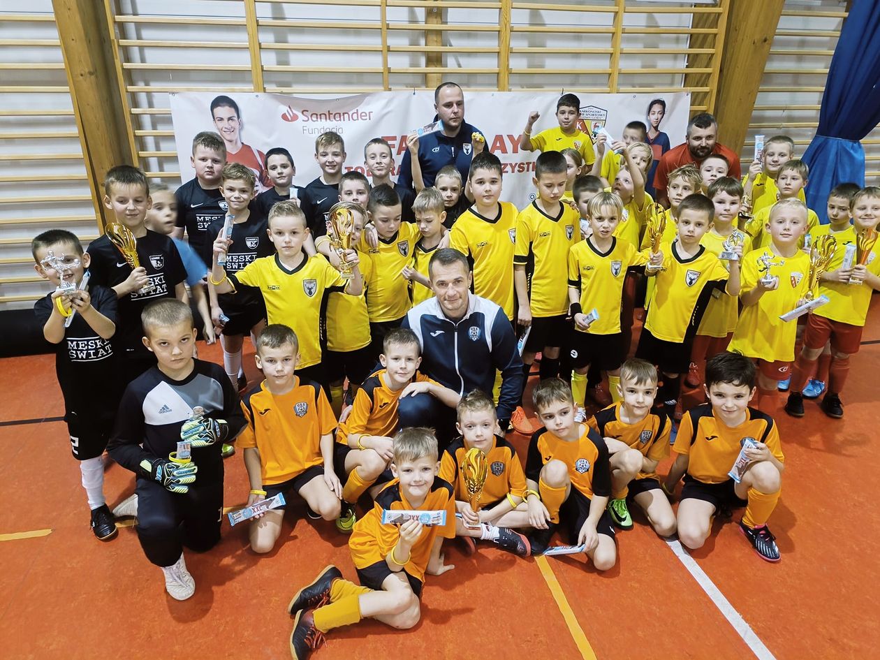 Jelenia Góra: Młodzi adepci futbolu w akcji
