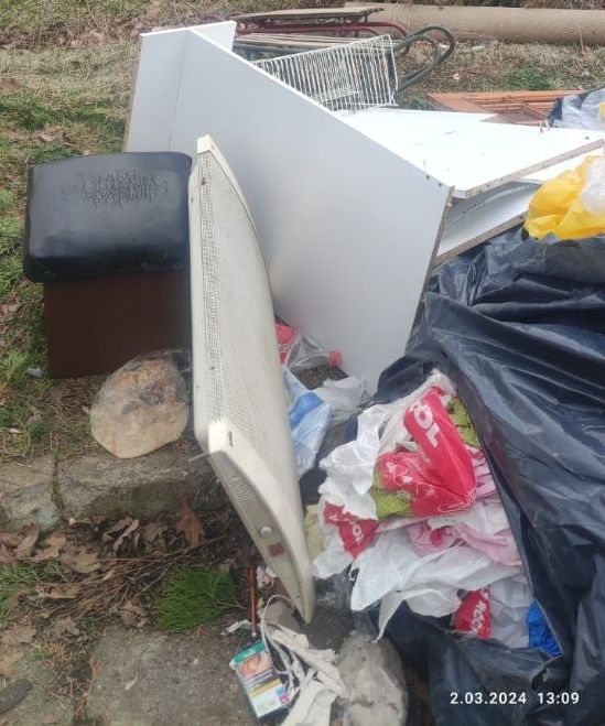 Jelenia Góra: Mieszkańcy zapobiegli podrzuceniu śmieci
