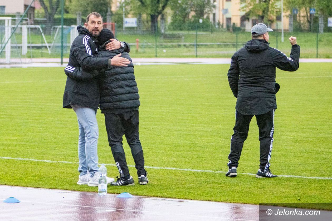 III liga: Pniemy się nieco w górę [WYNIKI, STRZELCY, TABELA]