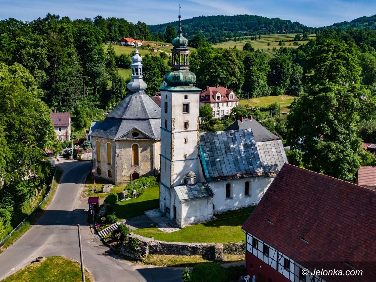 Komarno: Kościół w Komarnie do remontu