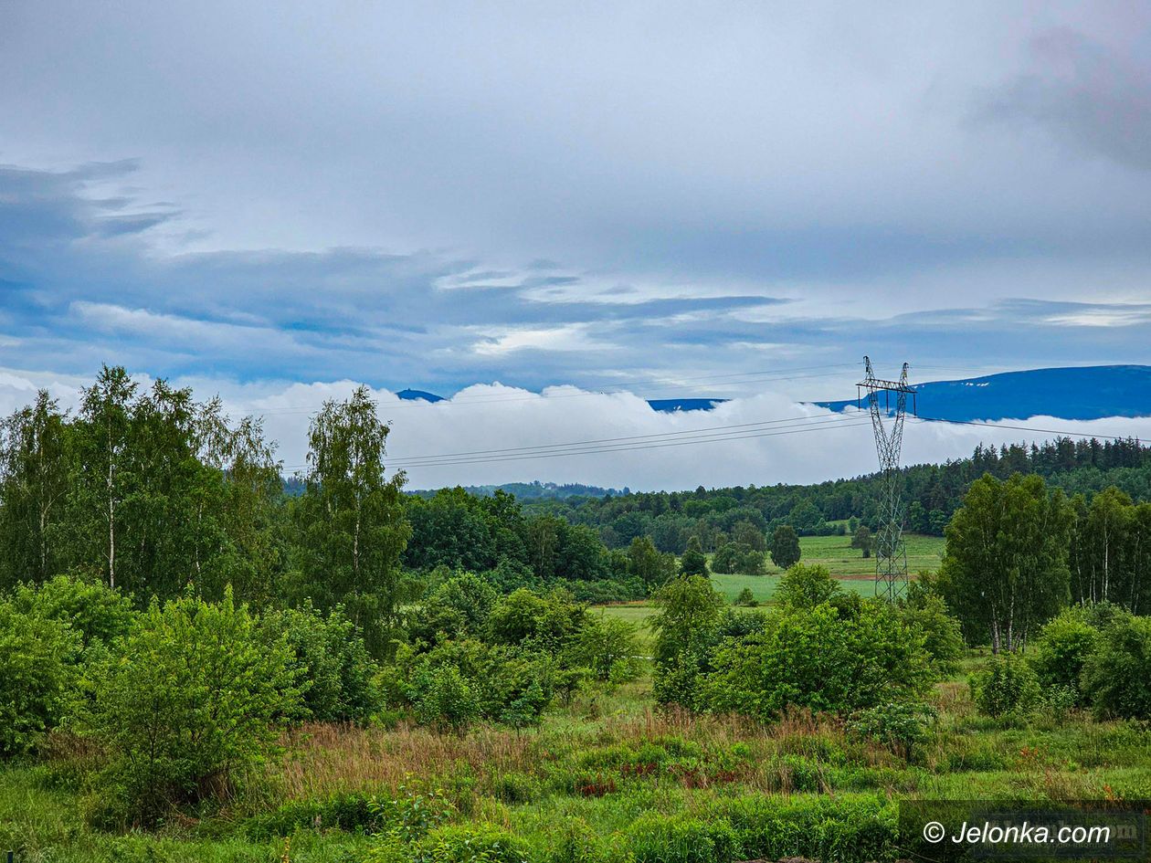 Powiat: Zbiorowisko kropelek nad Jelenią Górą