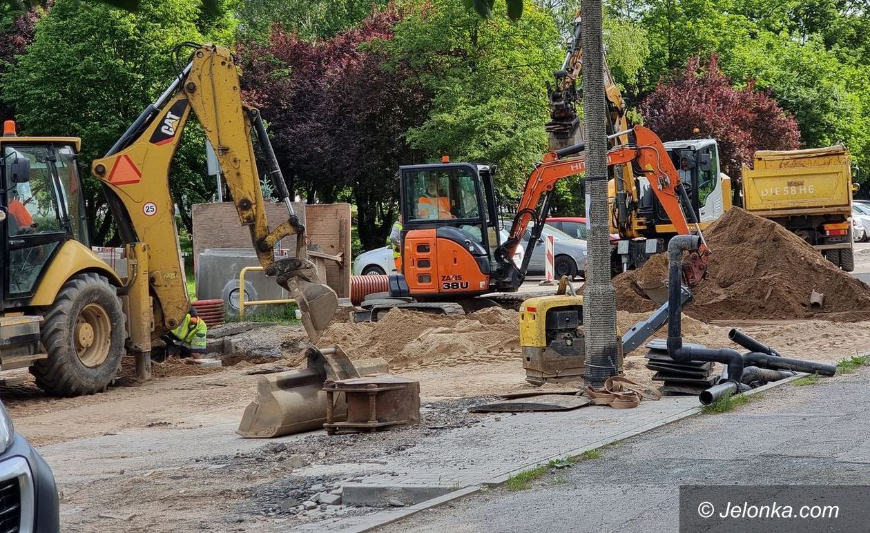 Jelenia Góra: Postępują prace na Karłowicza