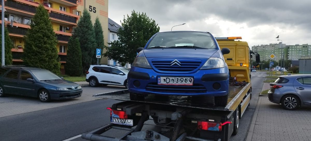 Jelenia Góra: Usunięto kolejne auto wraki