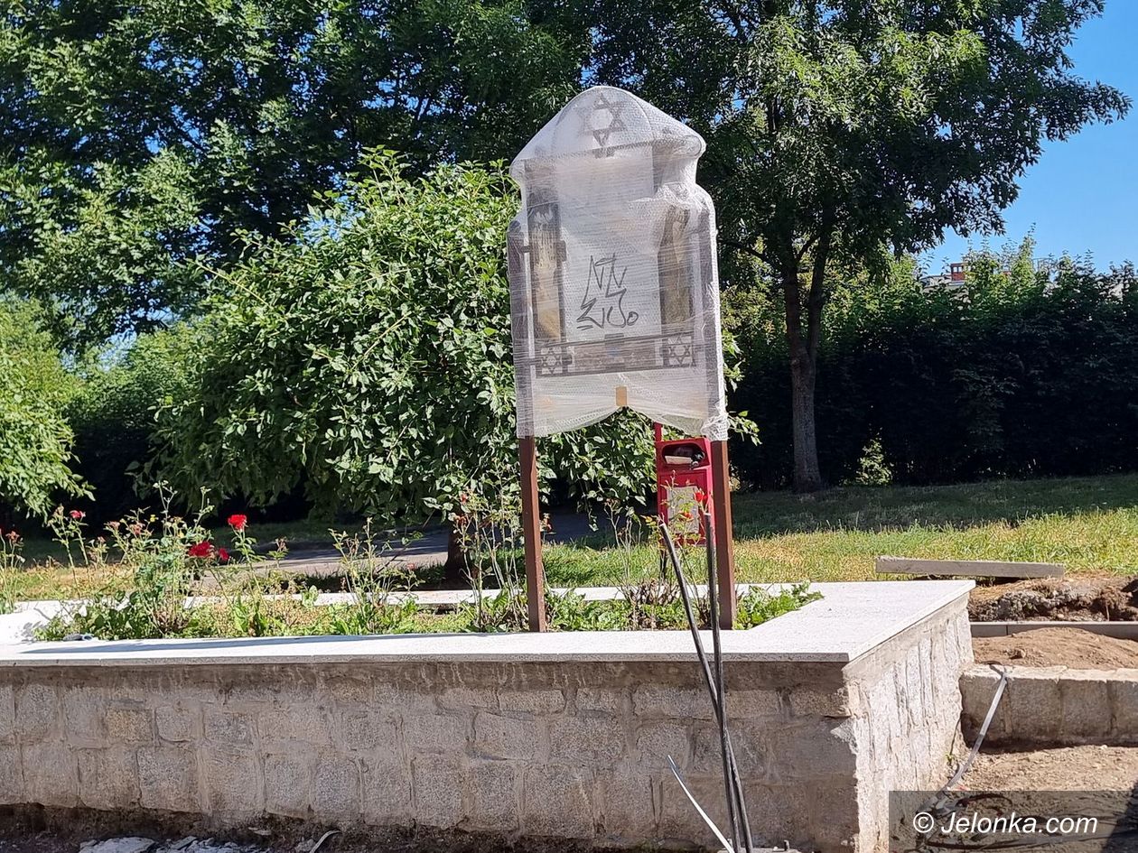 Jelenia Góra: Tablica na pamiątkę synagogi