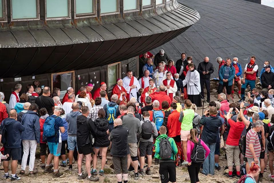 Karkonosze: W sobotę odpust na Śnieżce