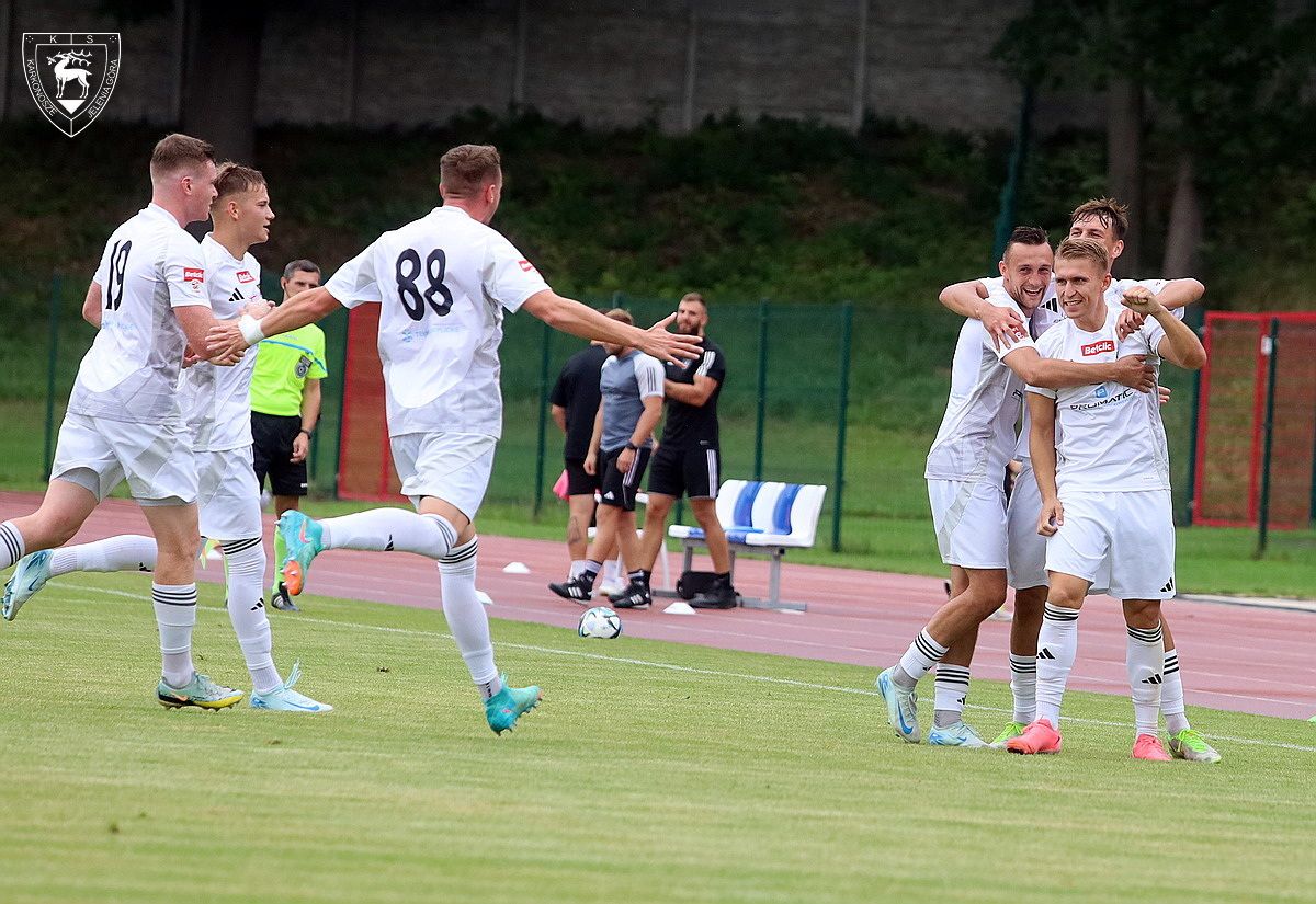 Jelenia Góra: 5 goli w 66 minut... Tak strzela Marcin Przybylski!