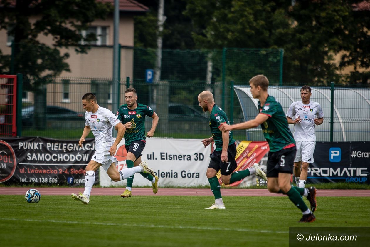 Jelenia Góra: Kołodziejczyk i Pojasek o meczu z Podlesianką