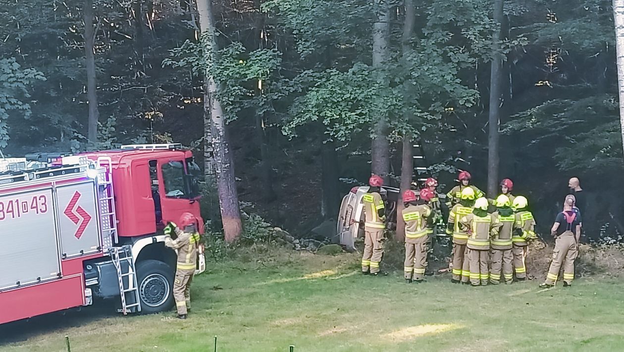 Podgórzyn: Auto w rzece w Podgórzynie