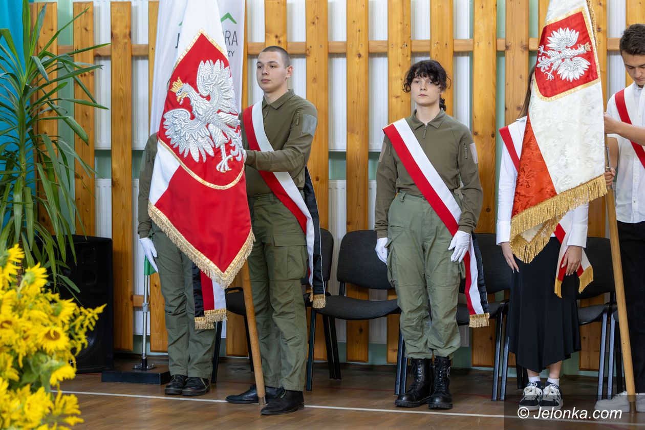 Jelenia Góra: Inauguracja roku ze ślubowaniem nauczycieli