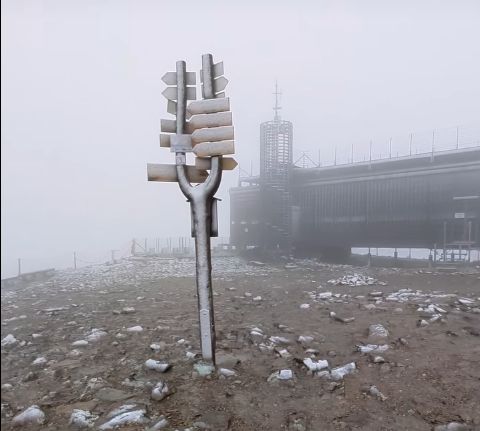 Karkonosze: Pierwszy śnieg na Śnieżce