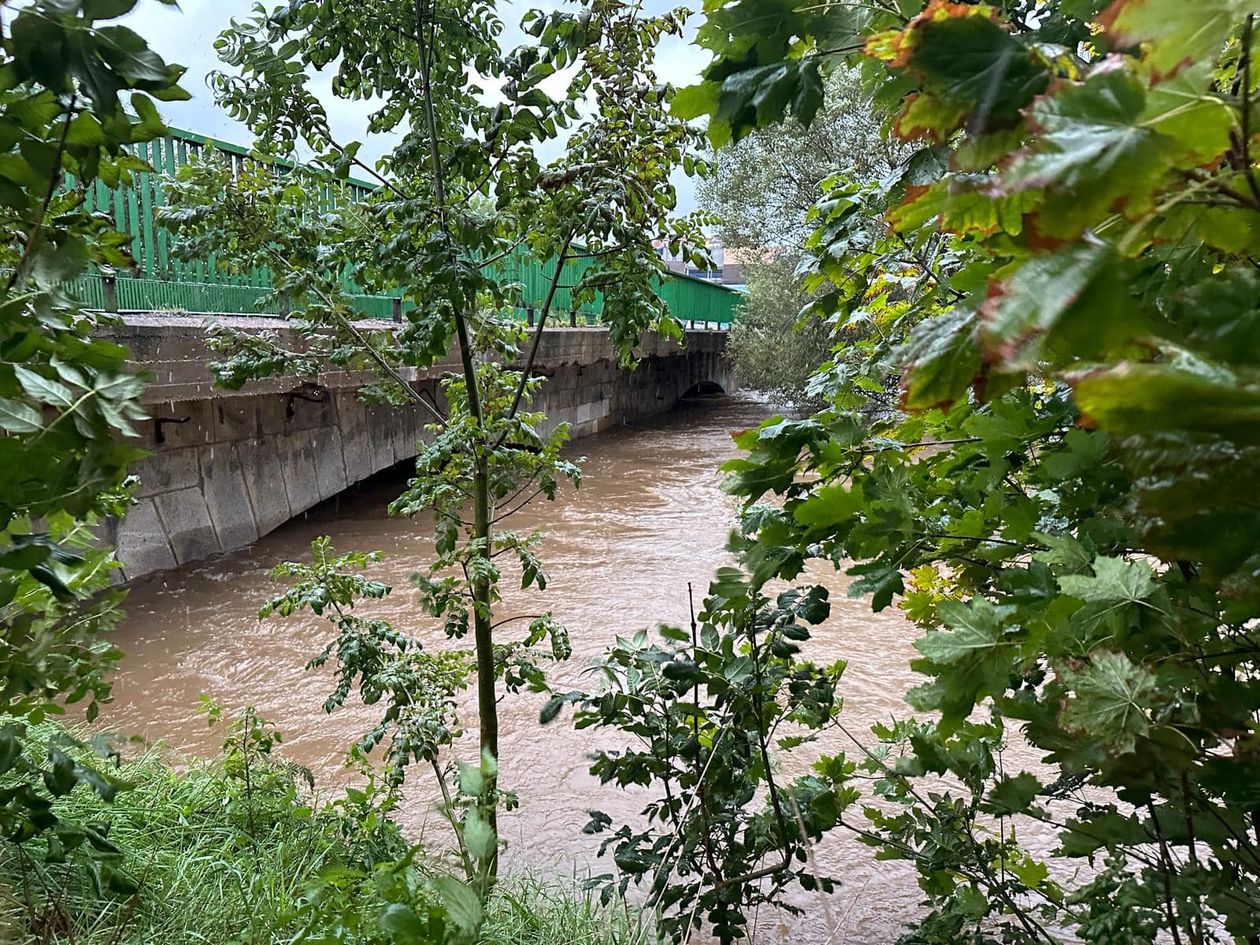 Jelenia Góra: Zamknięty most na Mostowej