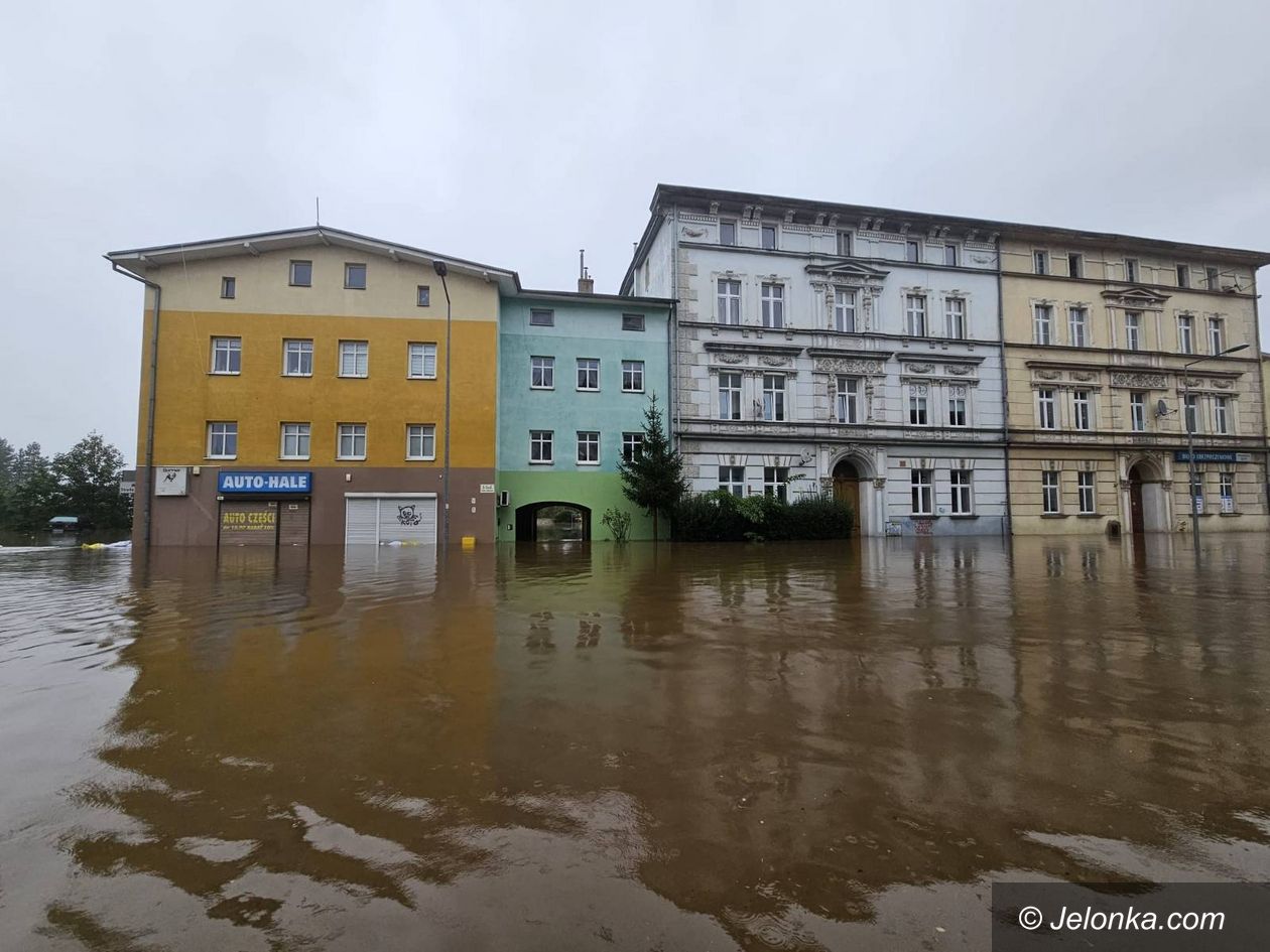 Jelenia Góra: Konta do wpłat dla powodzian