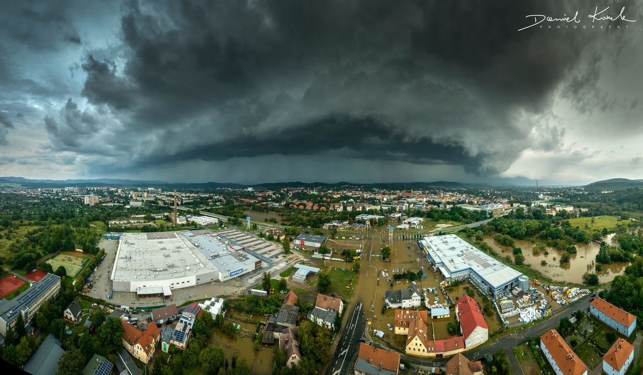 Jelenia Góra: Ta wielka chmura dobiła Jelenią Górę!